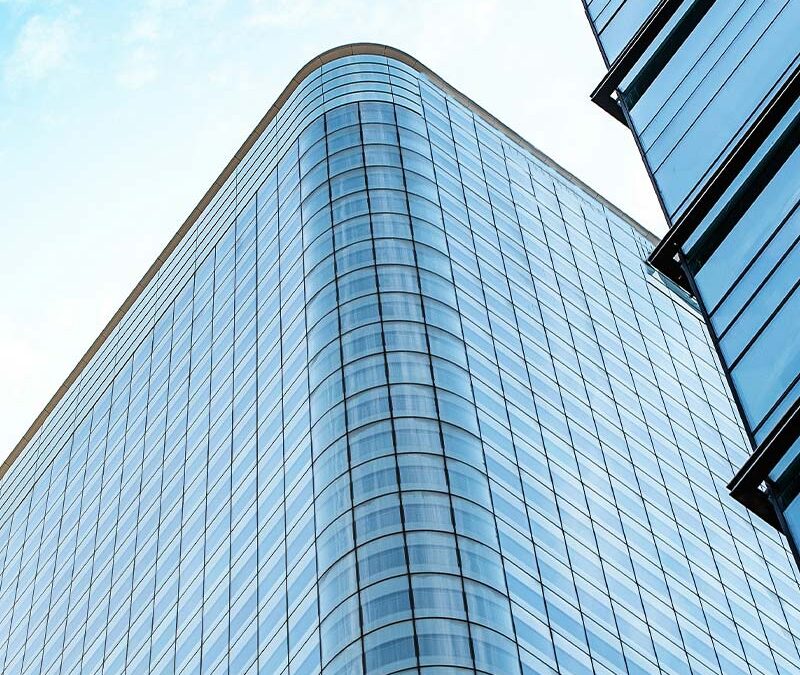 Grand groupe ou PME, vous choisissez la formule qui vous convient, avec le format de prix et le niveau de risque adaptés à votre profil. Notre service client vous accompagne avec un interlocuteur unique, réactif et disponible tout au long du contrat. Notre service opération vous aide dans vos prises de position et votre espace client garantit un accès transparent à vos données.